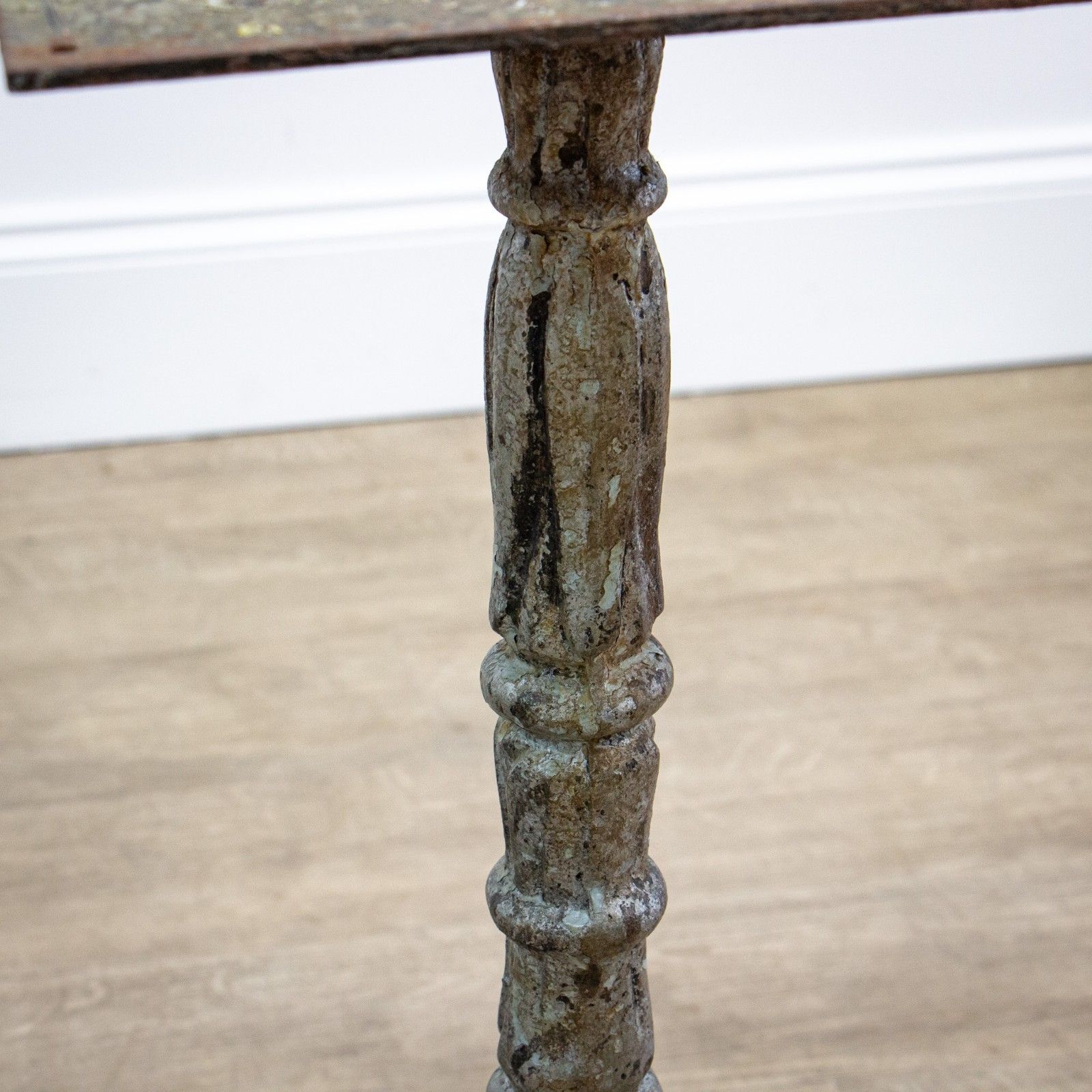 photo vinterior Imposing Pair Of Heavy Cast Iron Plinths Or Bases