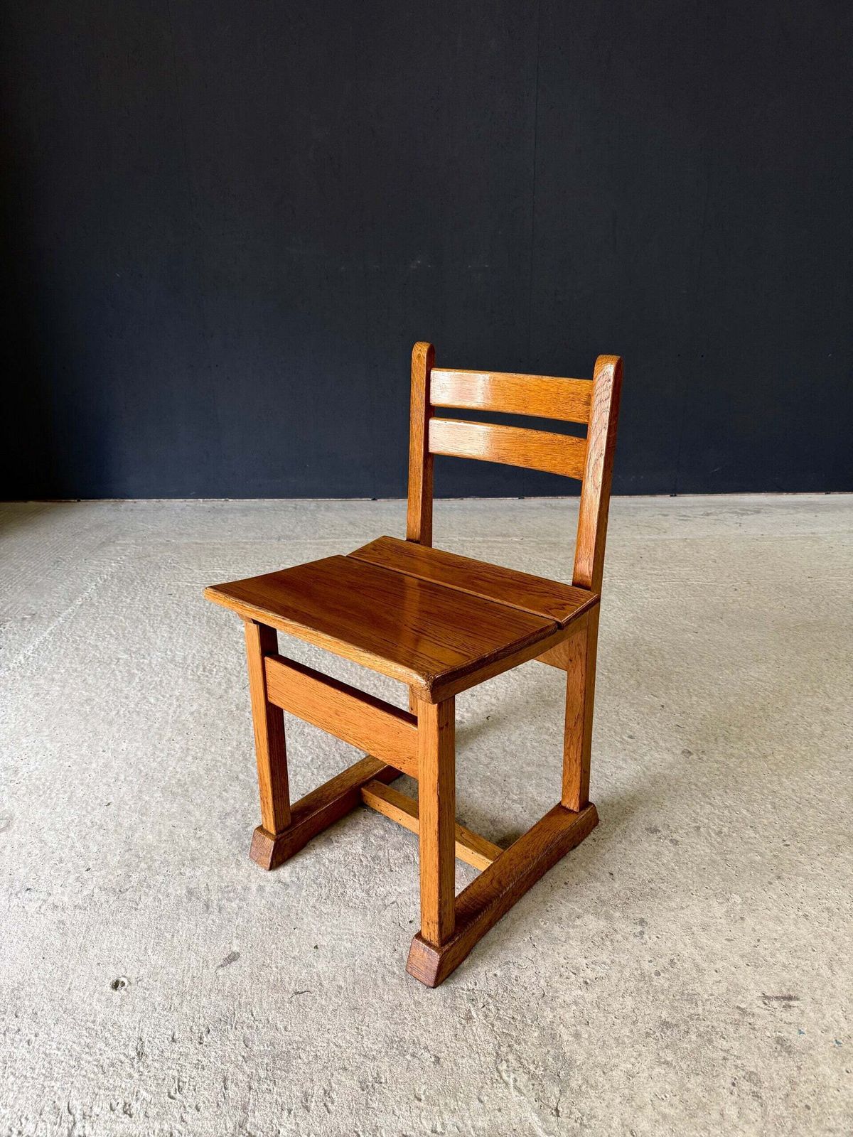 photo for sale Mid Century Handgemaakte Design Eiken Eetkamerstoelen, Jaren 1950, België