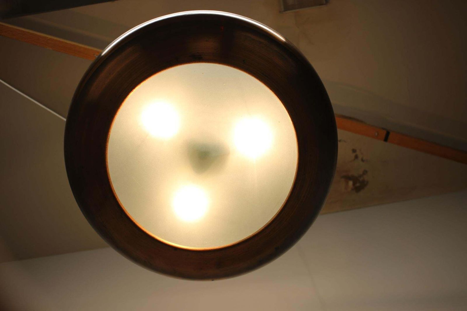 photo vinterior Grote art deco koperen UFO-hanglamp, Tsjecho-Slowakije, jaren 1930