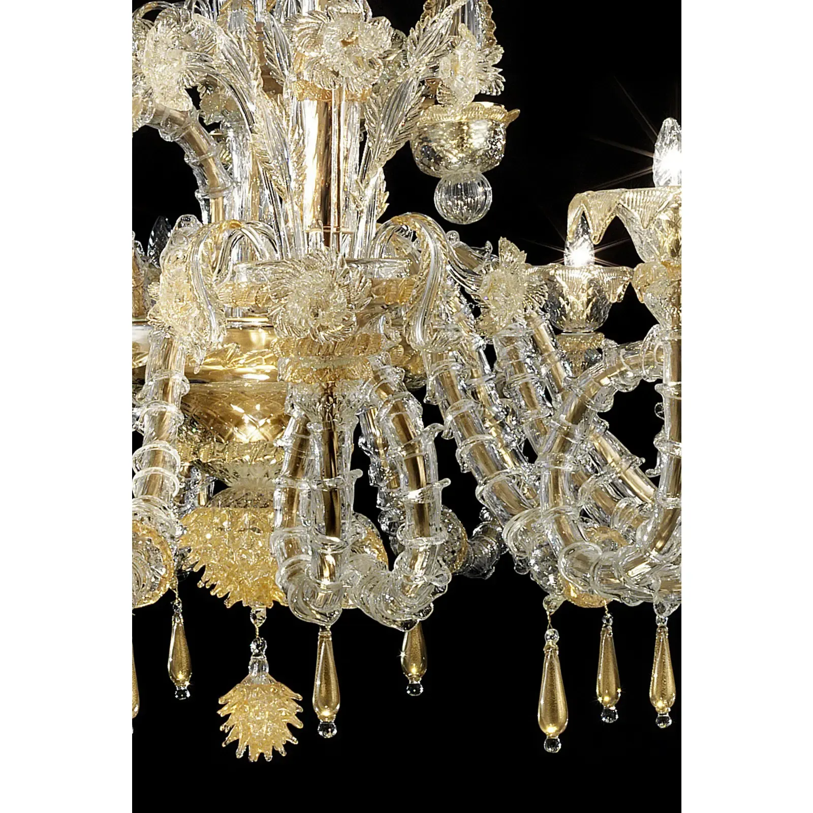 Handcrafted Imperial Venetian Murano Glass Ca’ Rezzonico Chandelier With Gold Details photo Lighting