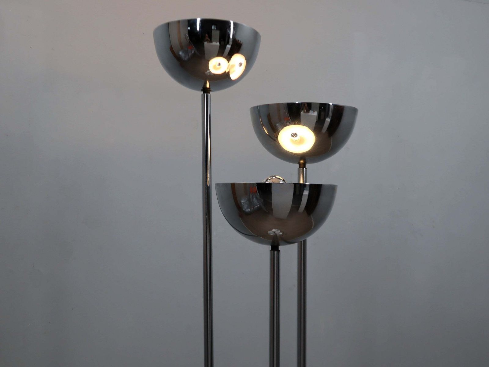 photo furniture Lamperti vloerlamp met 3 kolommen, verchroomd, Space Age Italiaans design, jaren 1970