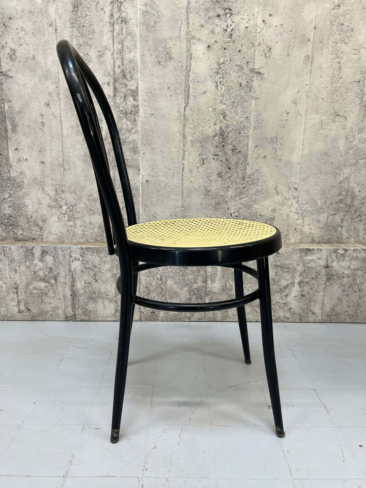 595.0 Set Of 4 Black Round Back Black French Bistro Chairs photo