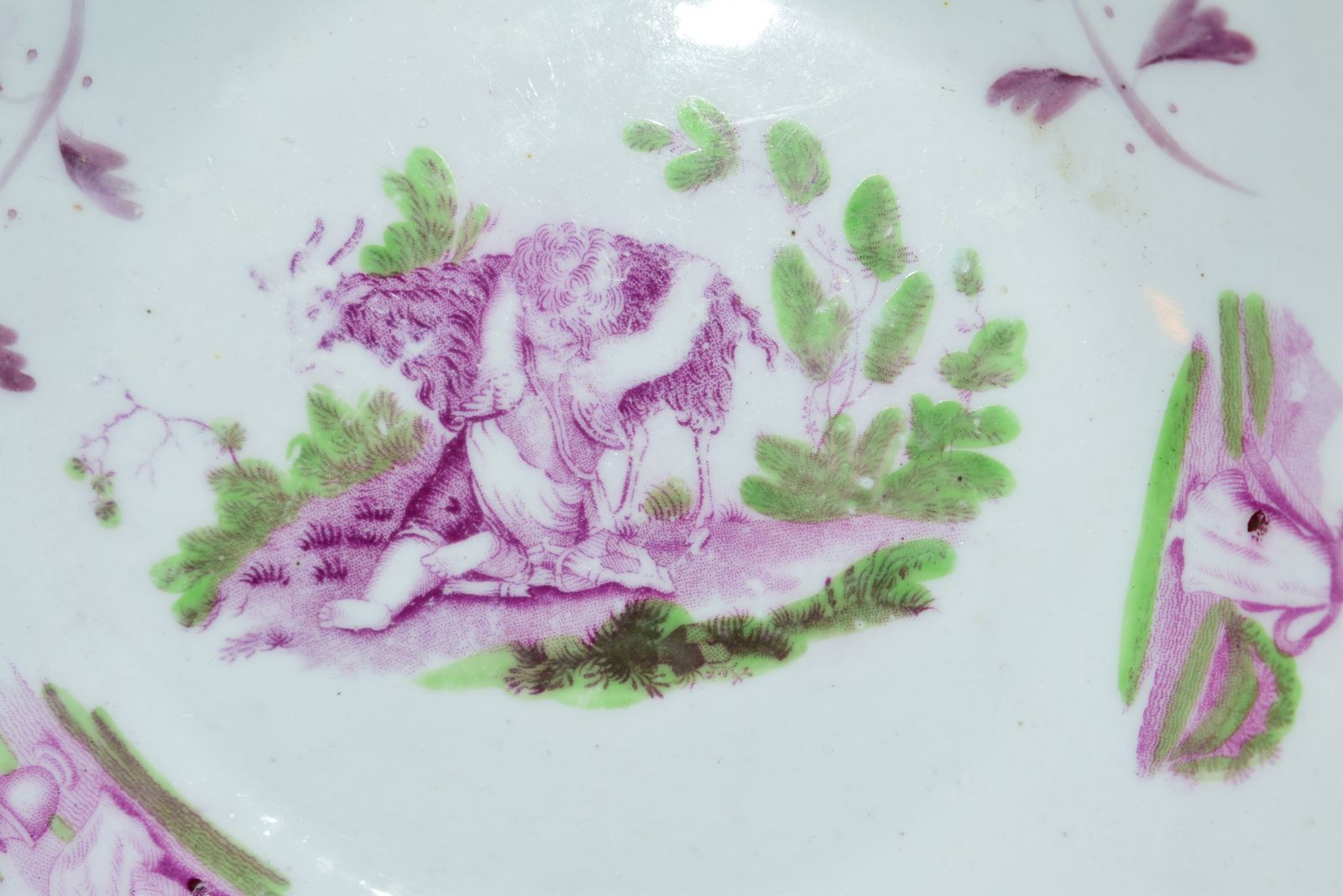 Staffordshire Porcelain Cupid & Pan Saucer Dish, Puce CamaïEU Rose, C. 1800 photo Home Decor