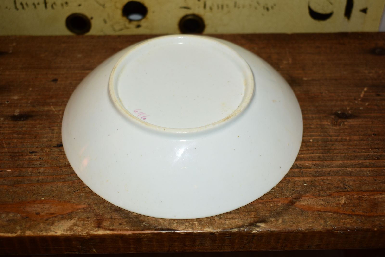 photo furniture Staffordshire Porcelain Cupid & Pan Saucer Dish, Puce CamaïEU Rose, C. 1800
