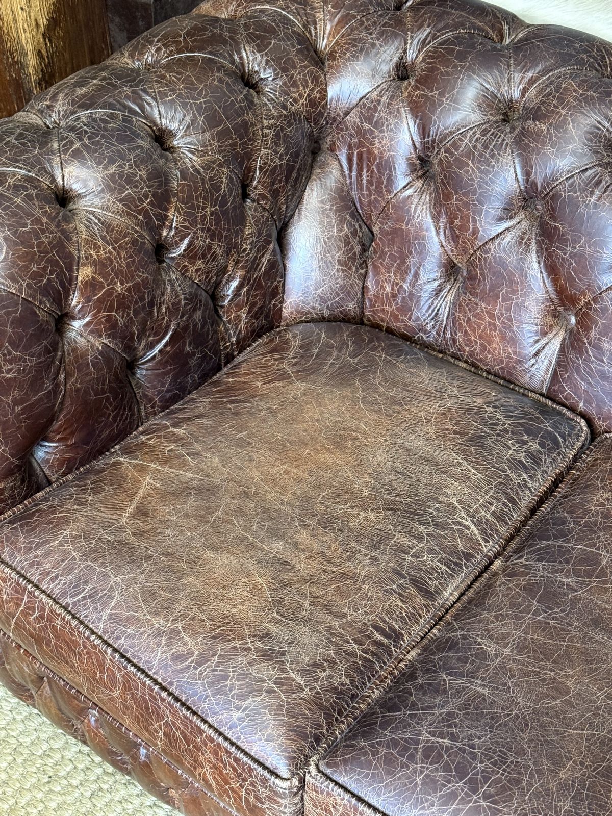 Cracked Faux Leather Upholstered 3 Seater Chesterfield Sofa photo Furniture