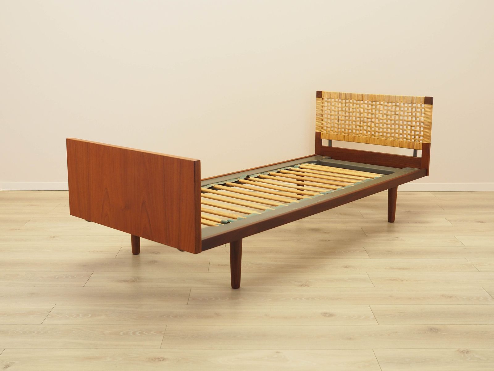 Teak Bed, Danish Design, 1960s, Designer: Hans J. Wegner, Manufacturer: Getama photo furniture
