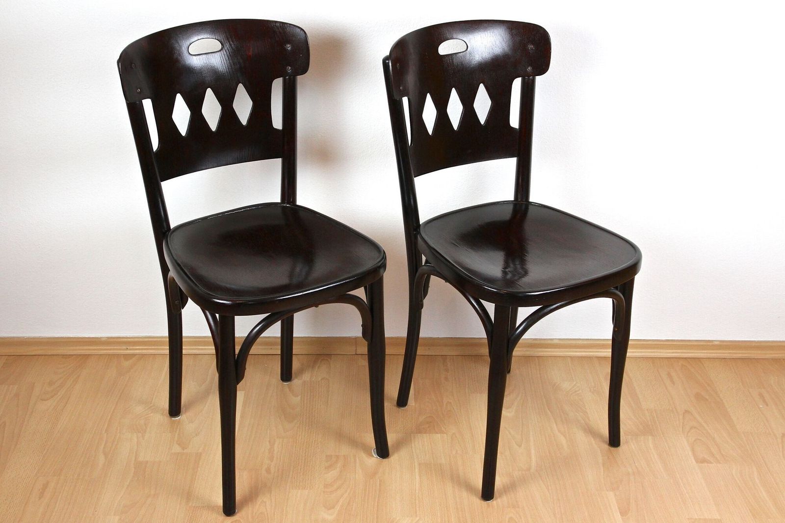 20th Century Art Nouveau Bentwood Chairs By Kohn, Set Of 2, Vienna Ca. 1910 photo vinterior