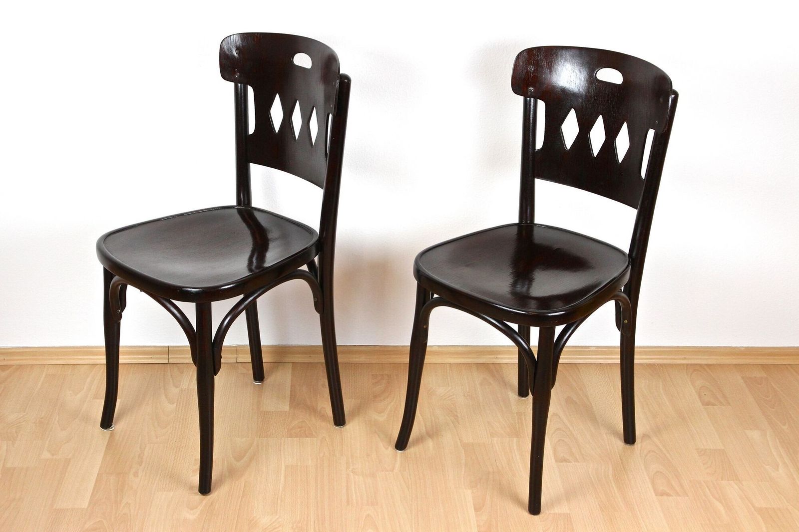 photo buy 20th Century Art Nouveau Bentwood Chairs By Kohn, Set Of 2, Vienna Ca. 1910
