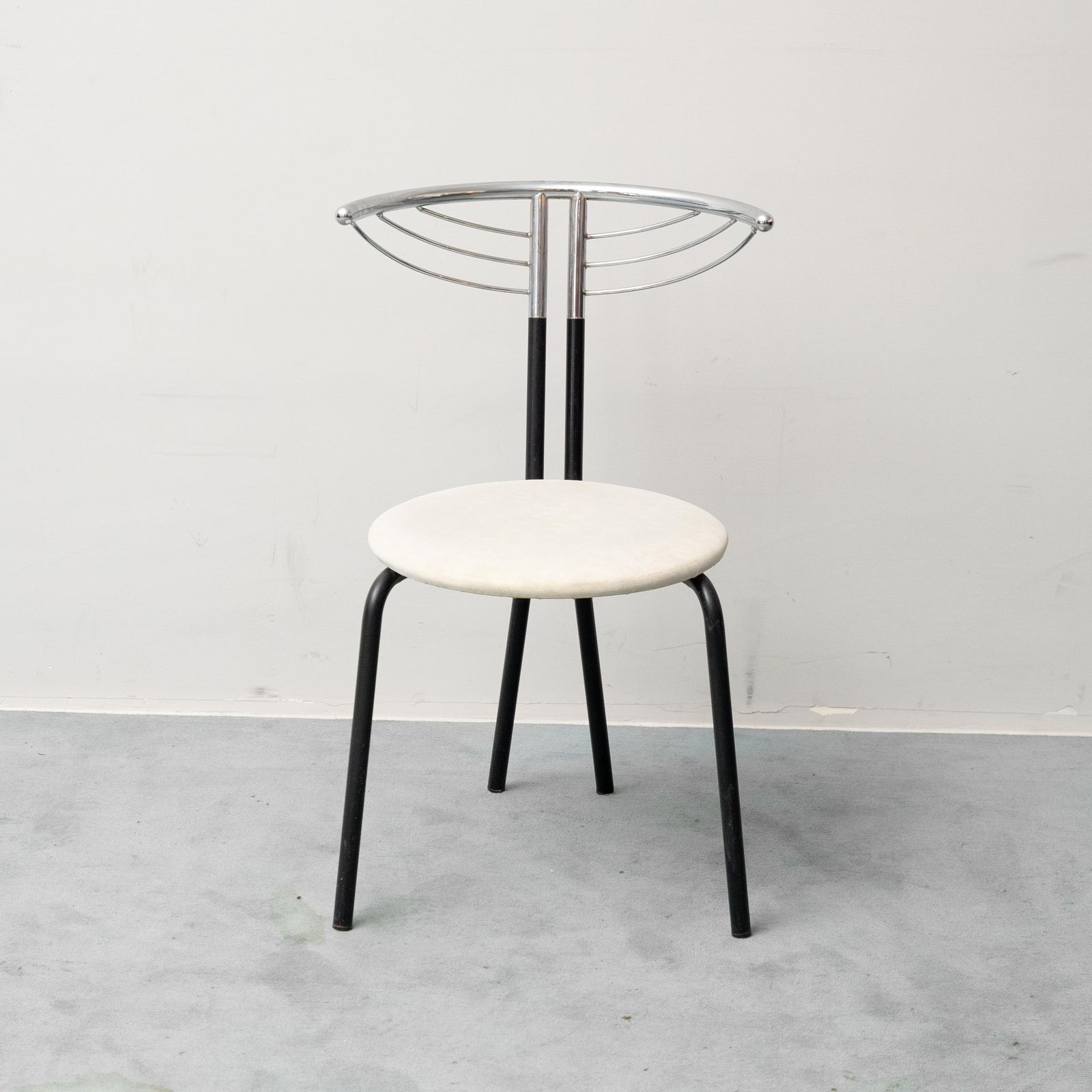 Set Of 6 Vintage Chairs In Chromed Metal And White Fabric, 1980s Modern Antiques photo for sale