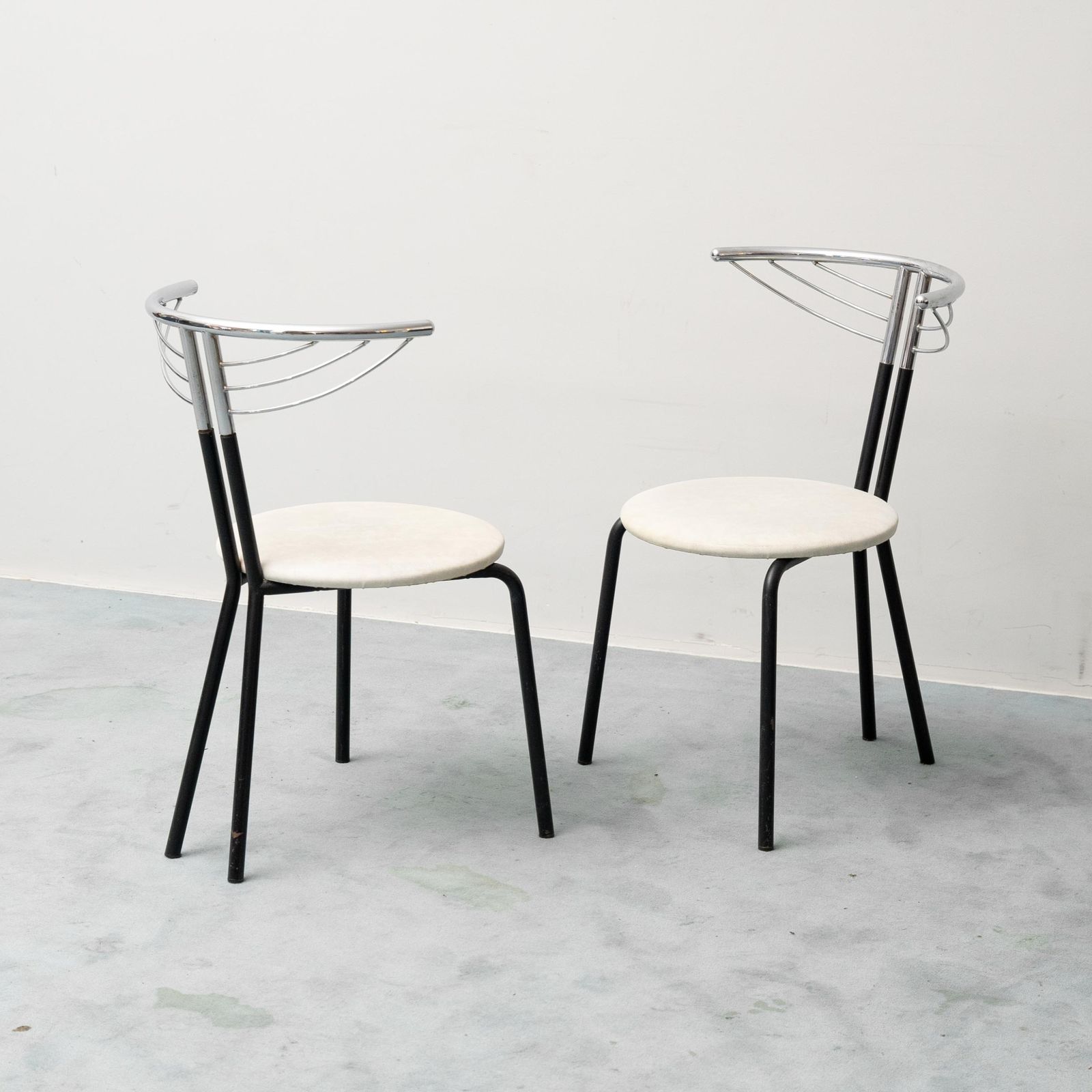 Set Of 6 Vintage Chairs In Chromed Metal And White Fabric, 1980s Modern Antiques photo Furniture