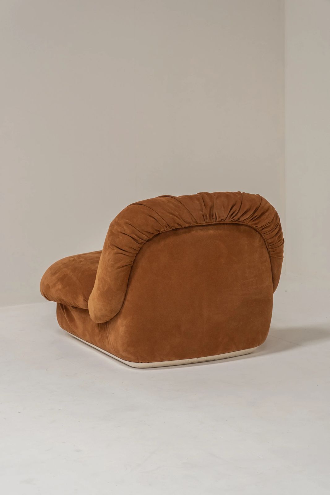 photo furniture Pair Of “Jumbo” Lounge Chairs By Alberto Rosselli For Saporiti Italia, Italy 1970s