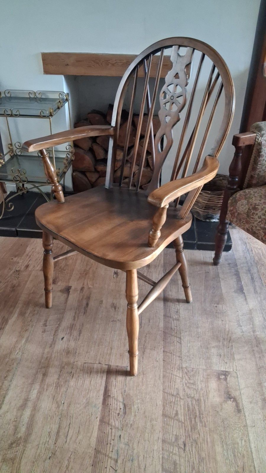 Delightful Solid Elm Wheelback Windsor Armchair /Landing/Bedroom/Hall Chair photo Furniture