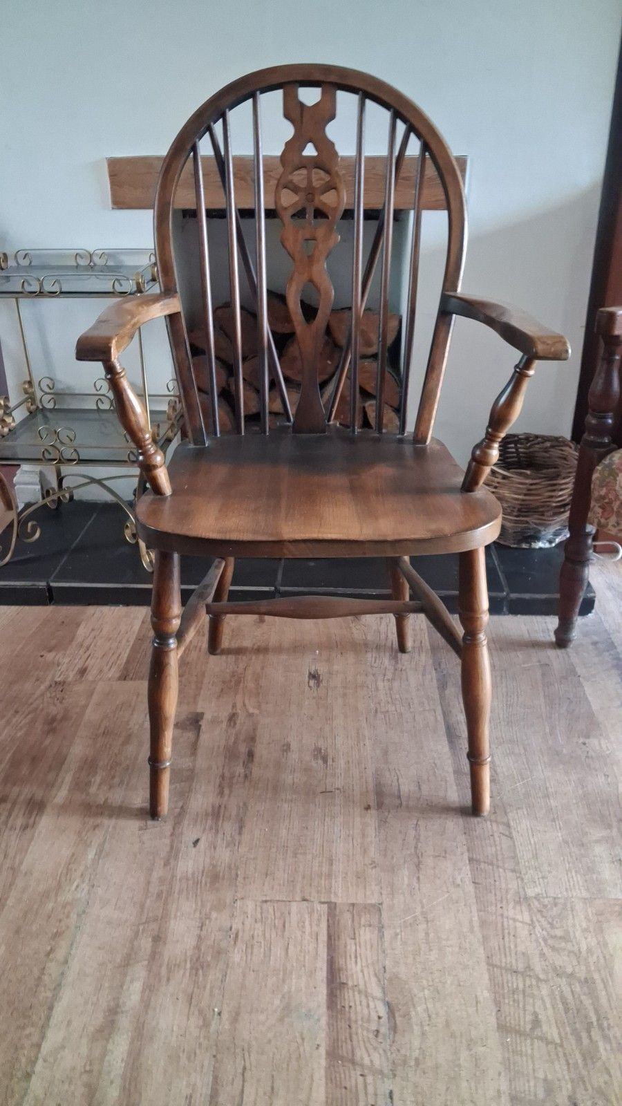 Delightful Solid Elm Wheelback Windsor Armchair /Landing/Bedroom/Hall Chair photo buy