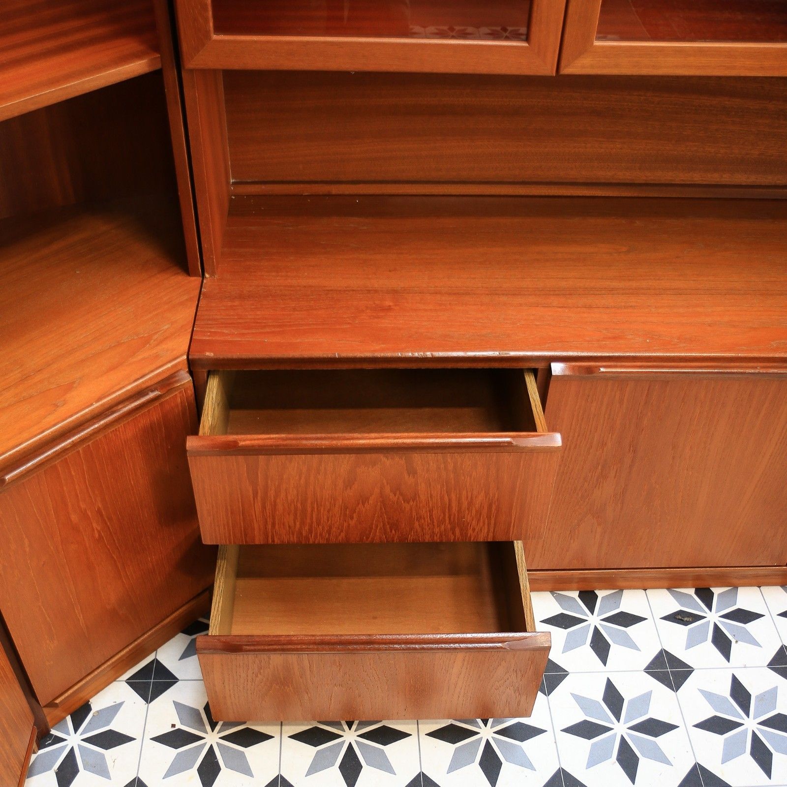 photo vinterior Teak Mid Century Wall Unit By Morris Of Glasgow. 1970s Display Drinks Cabinet