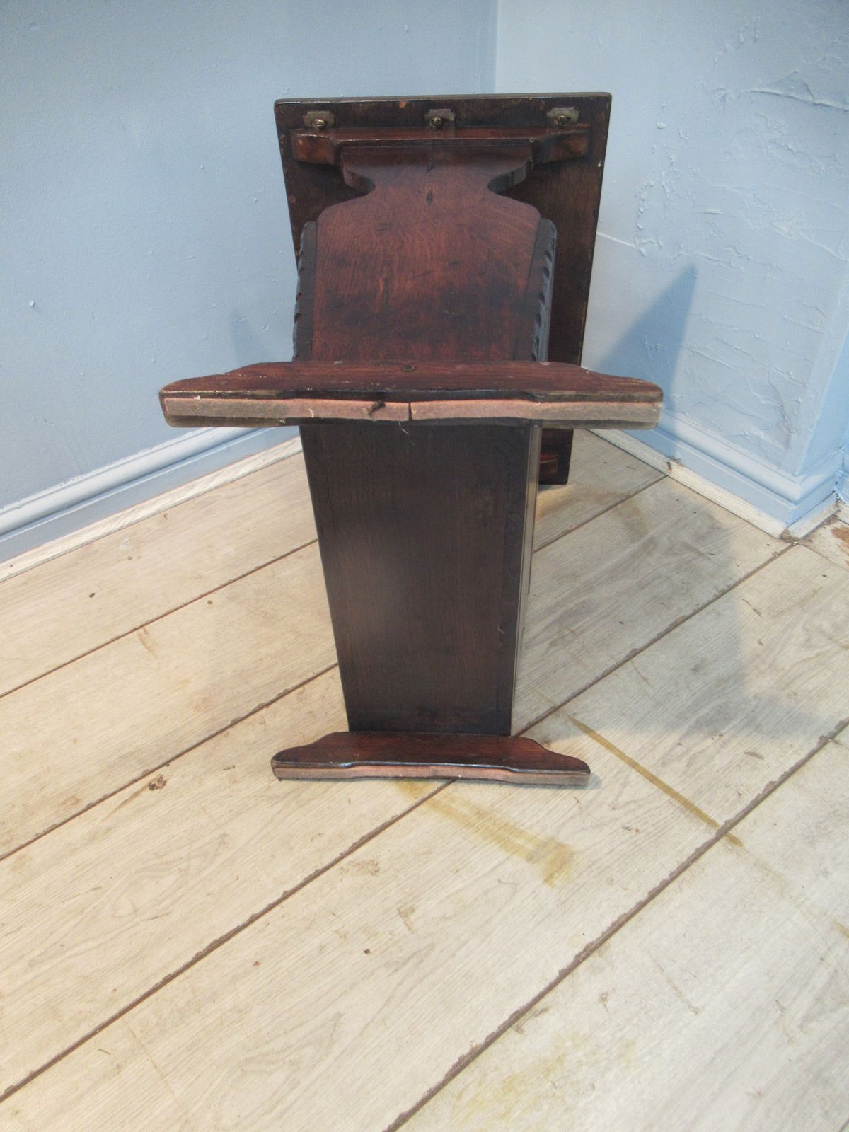 Oak   Magazine Rack     In The Tichmarsh &Goodwin  Style photo vinterior