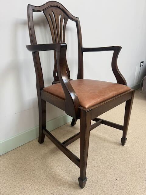 Reproduction Hepplewhite Dining Chairs X 5 And 1 Carver photo furniture