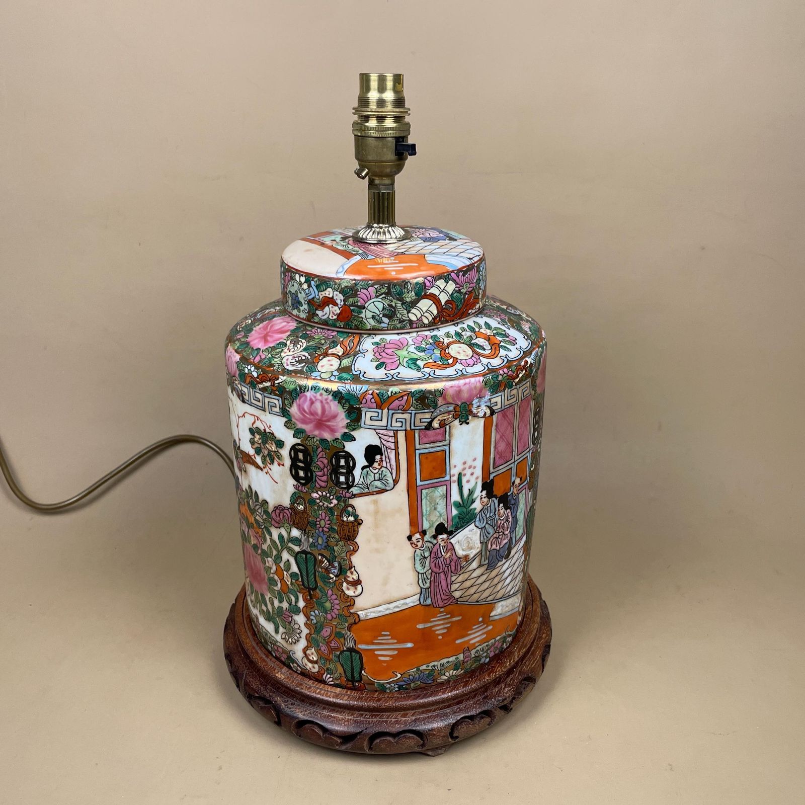 Oriental Ceramic Lamp Light Bedside Table Japanese Decor Porcelain Ginger Jar Vase Hand Painted Floral Pattern Wood Carved Base Antique photo vinterior