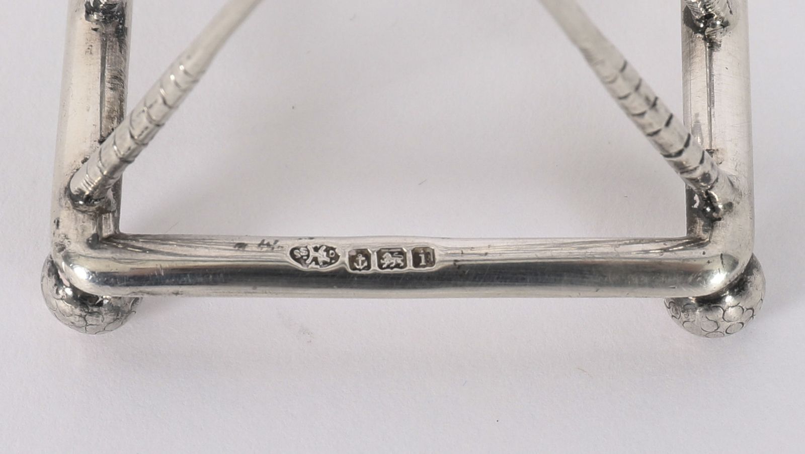 photo furniture Antique Sterling Silver Letter Toast Rack Crossed Golf Clubs Birmingham 1908