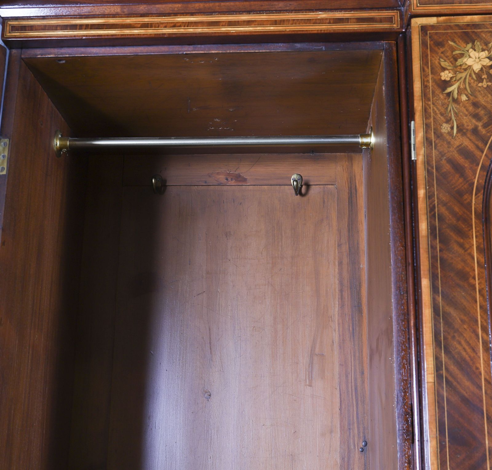 photo vinterior Edwardian Breakfront Mahogany & Floral Marquetry Inlaid Wardrobe C1910