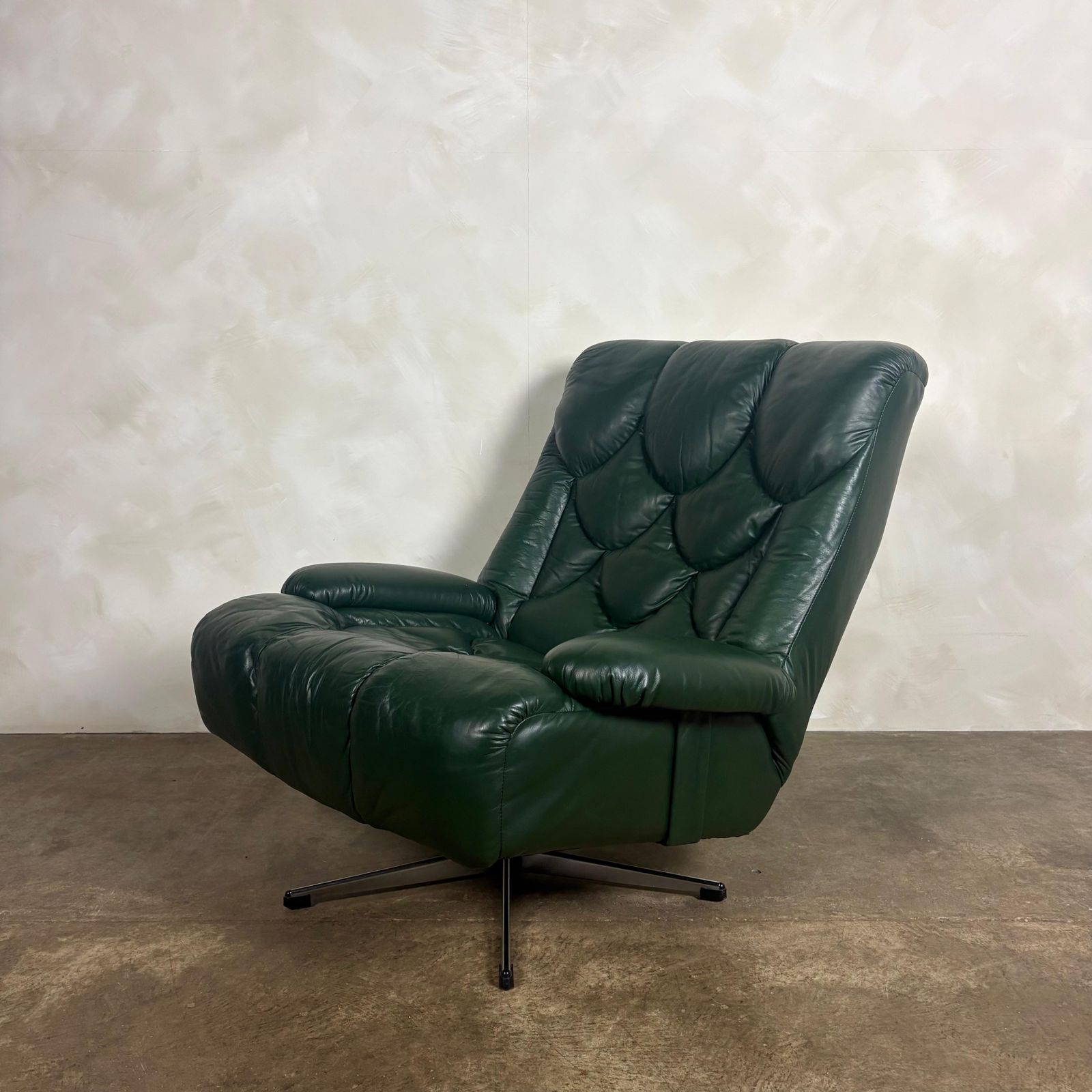 Tetrad Nucleus Green Leather Swivel Lounge Chair Mid Century Retro Mcm photo furniture