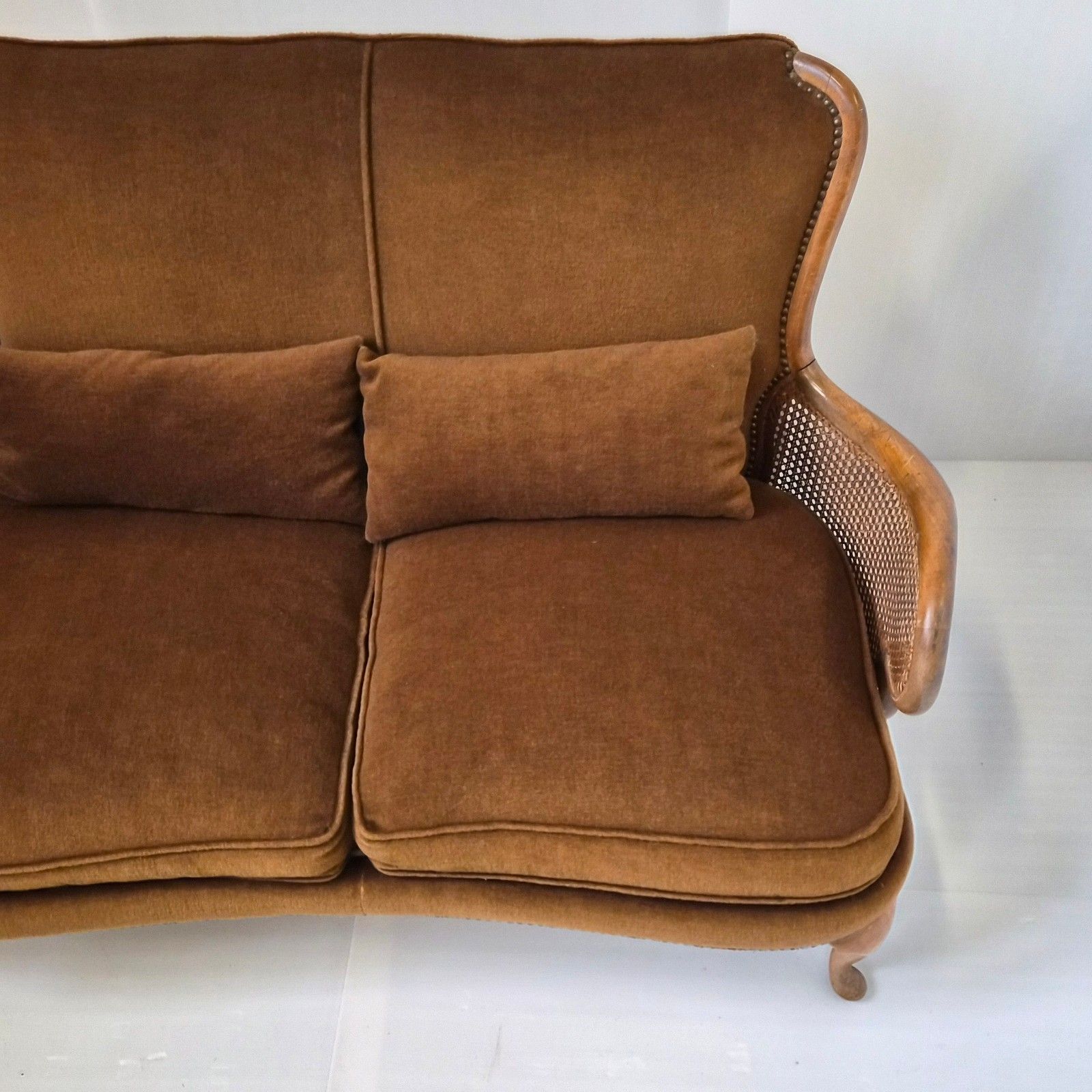 Vintage jaren 1950 Shepherdess-sofa met riet en hout – fraaie gebogen vorm photo 1292.0