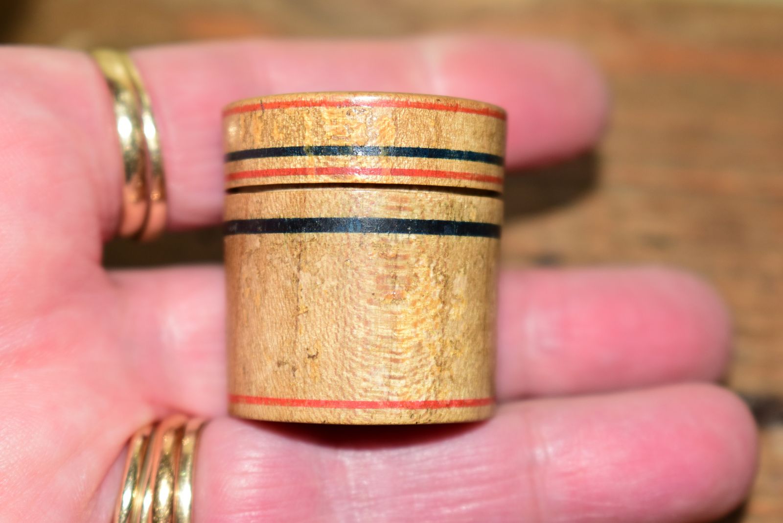 photo vinterior Georgian Tunbridge Ware Treen Pot With 16 Bone Card Counters C1820 Pocket Gaming