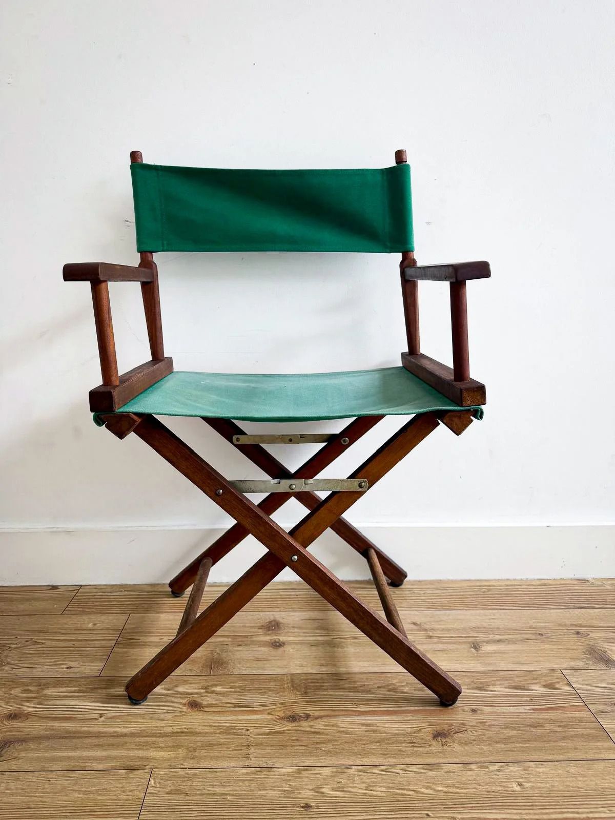 Vintage Directors Chair Green Canvas Folding Wooden Frame Safari Style.