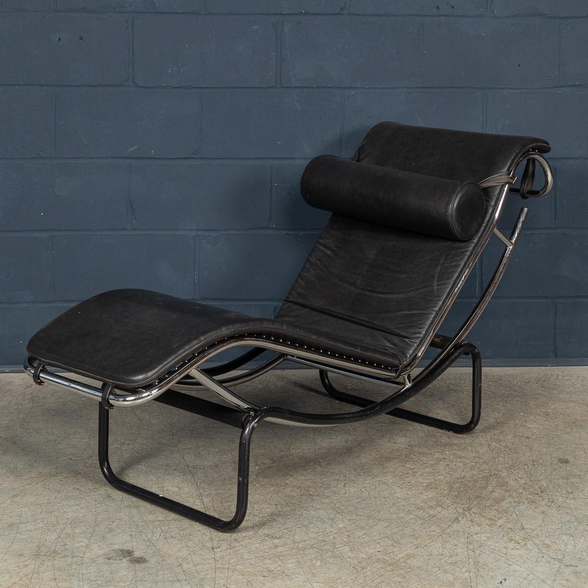 20th Century Italian Black Leather Chaise Lounge After Le Corbusier C.1980 photo furniture