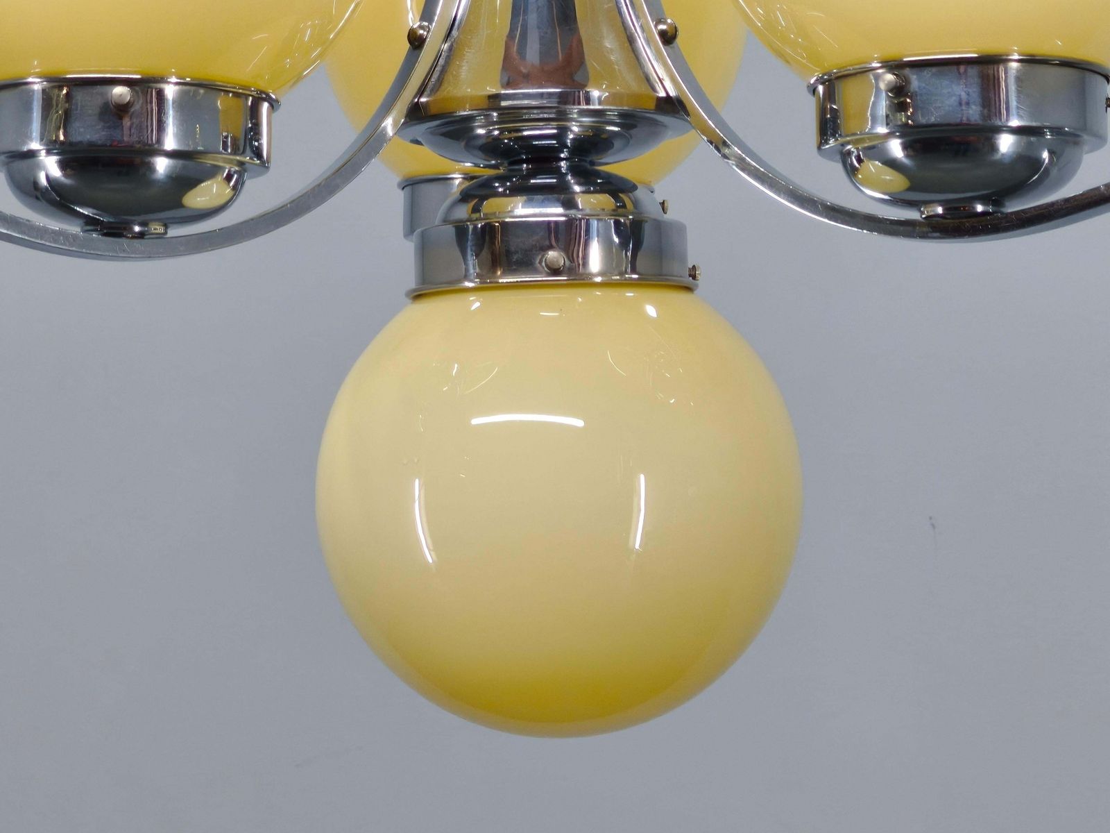 Lustre Art déco en chrome et verre opaline, Tchécoslovaquie photo 885.0