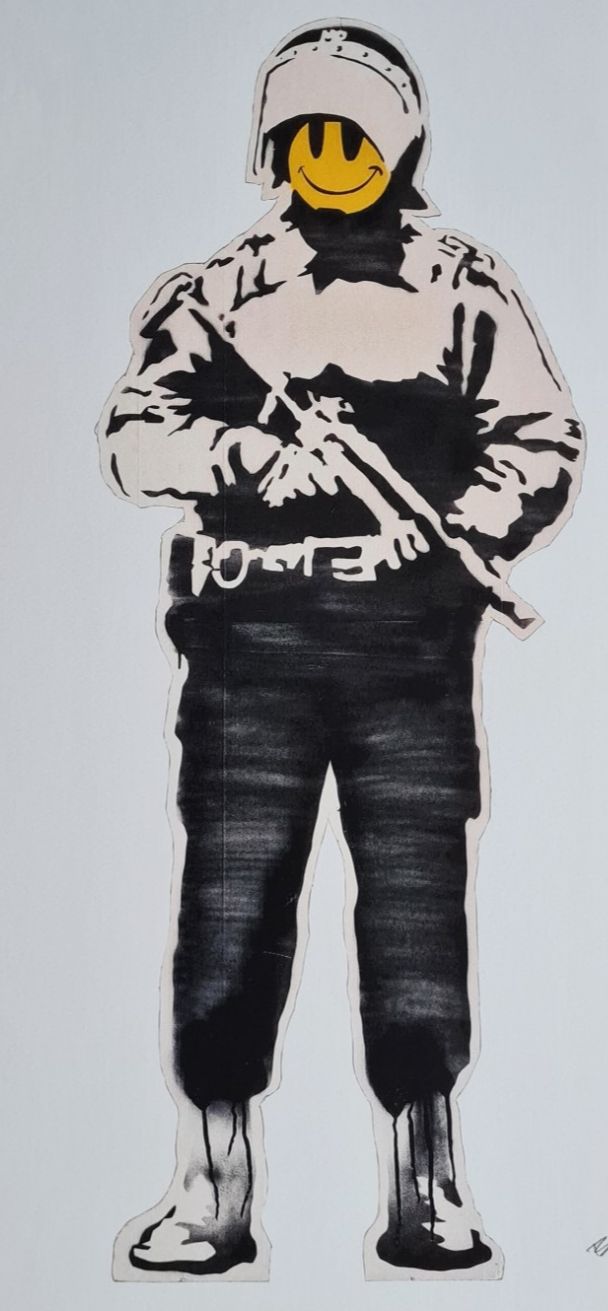 Banksy * Smiling Cop * 50 X 40 Cm * Lithografie * Kunstdruck *Limitiert # 30/600 photo furniture