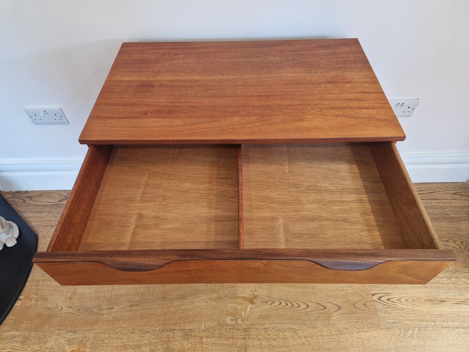 Mid Century Modern Teak Chest Of Drawers Refurbished 4 Drawers, Vintage photo vintage