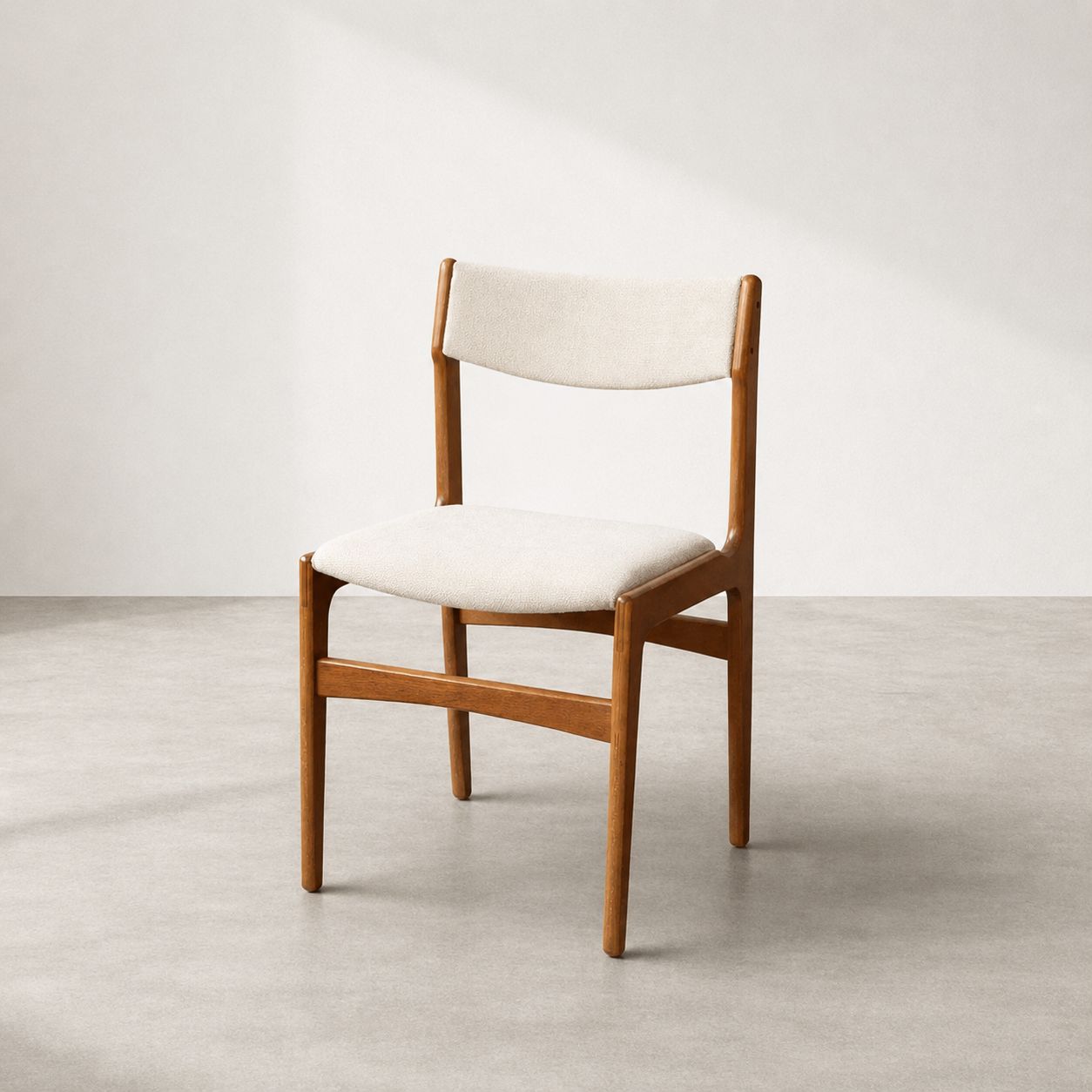 Set Of 8 Danish Mid Century Modern Dining Chairs By Erik Buch | Cream Upholstery | Scandinavian Design | Mcm Furniture photo vinterior