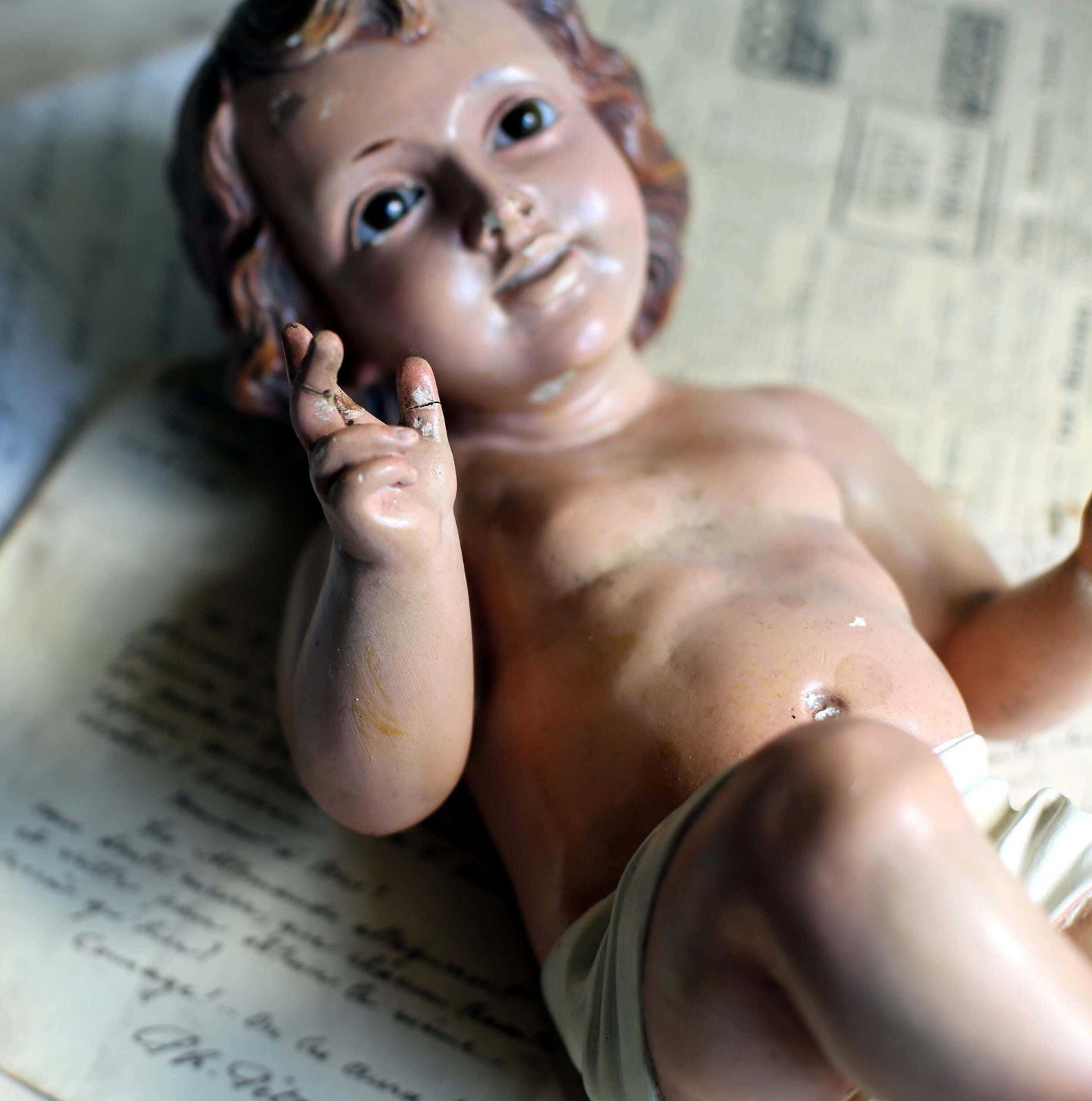 Large Antique Baby Jesus With Glass Eyes Spanish Creche Statue Plaster Infant Christ Figurine For Nativity Scene photo vinterior