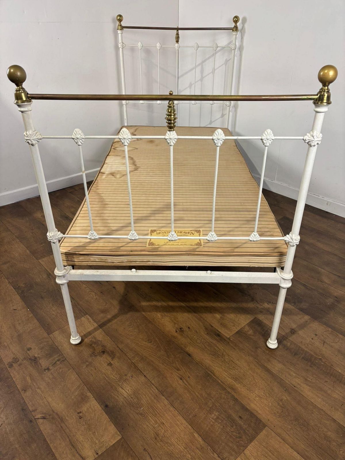 Victorian Style Single Bed With Seventh Heaven Base photo 299.0