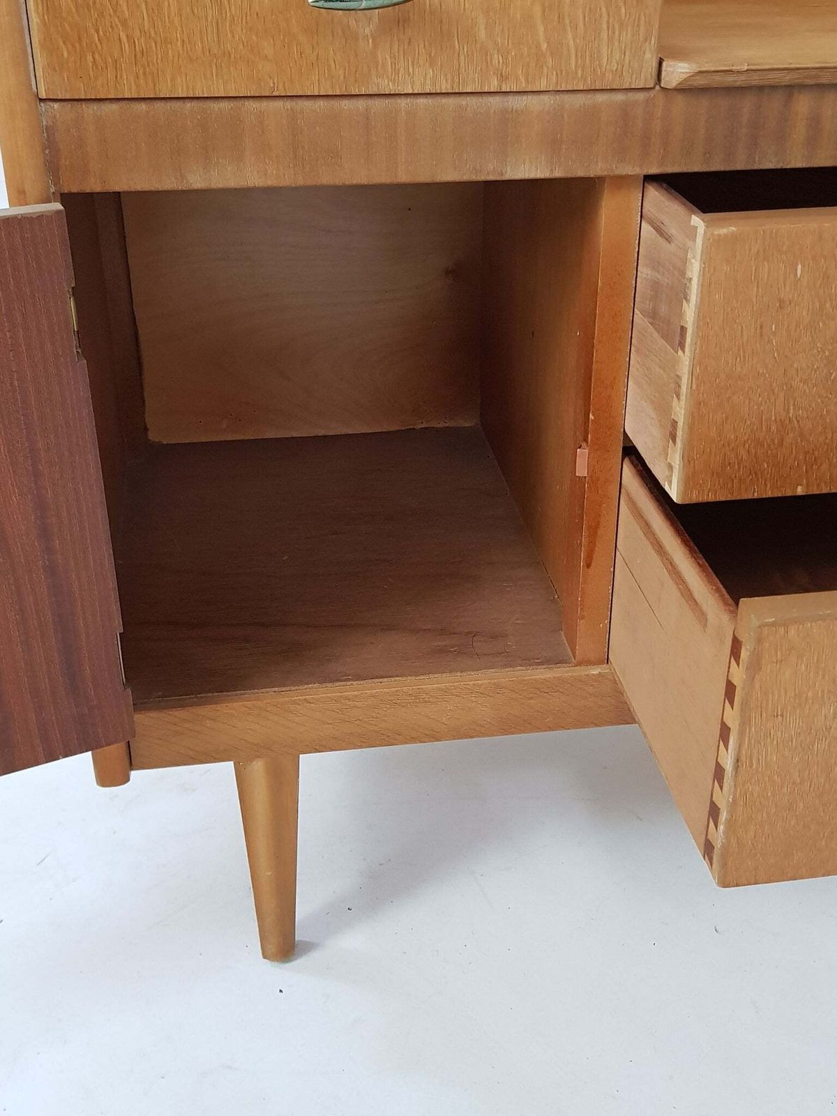 photo furniture Dressing Table., Mid 20th Century