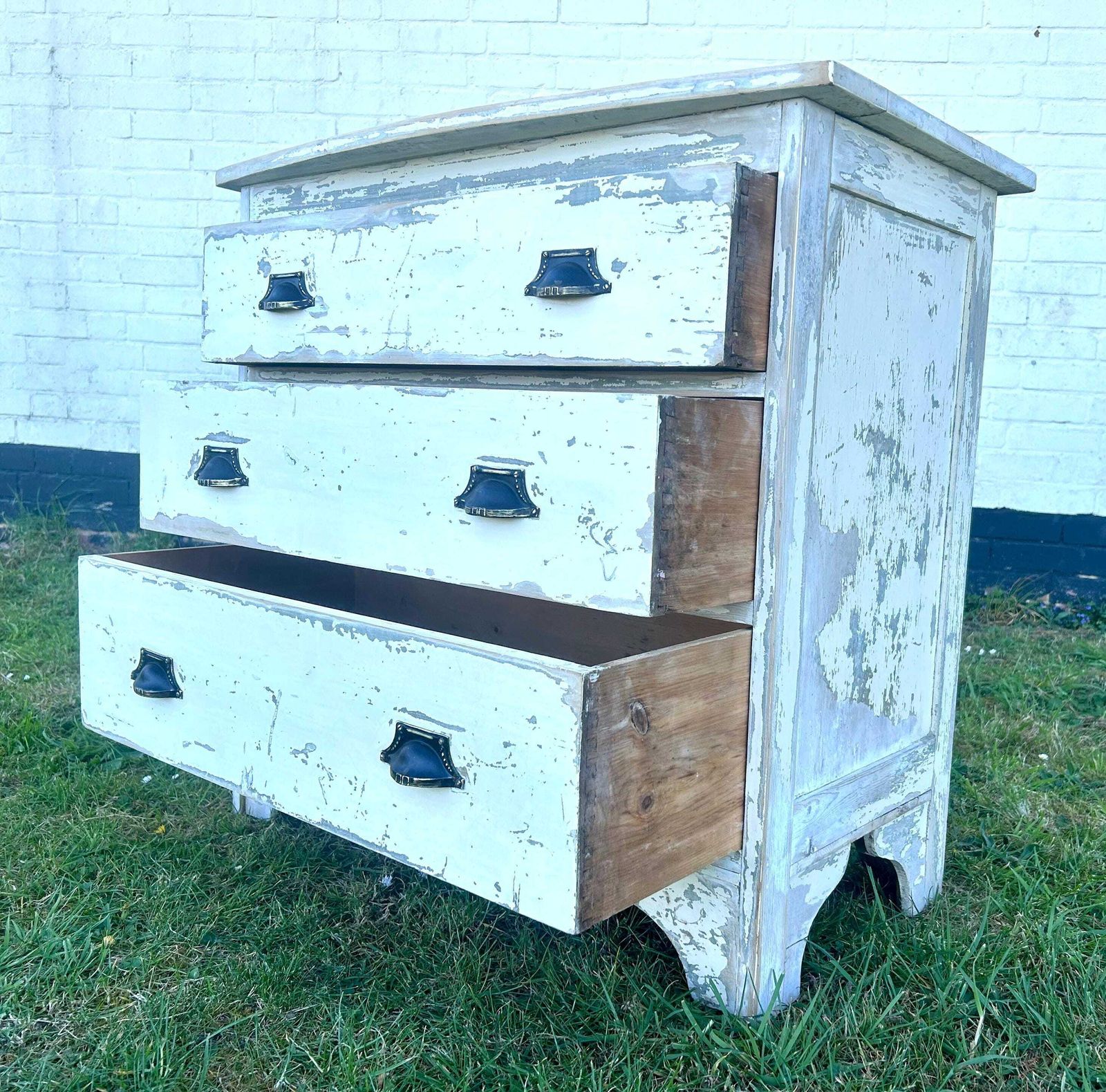 photo vinterior White Pine Chest Of Drawers Cabinet Cupboard Bedroom Farmhouse Industrial Antique Vintage Haberdashery Storage Shabby Chic Wooden French