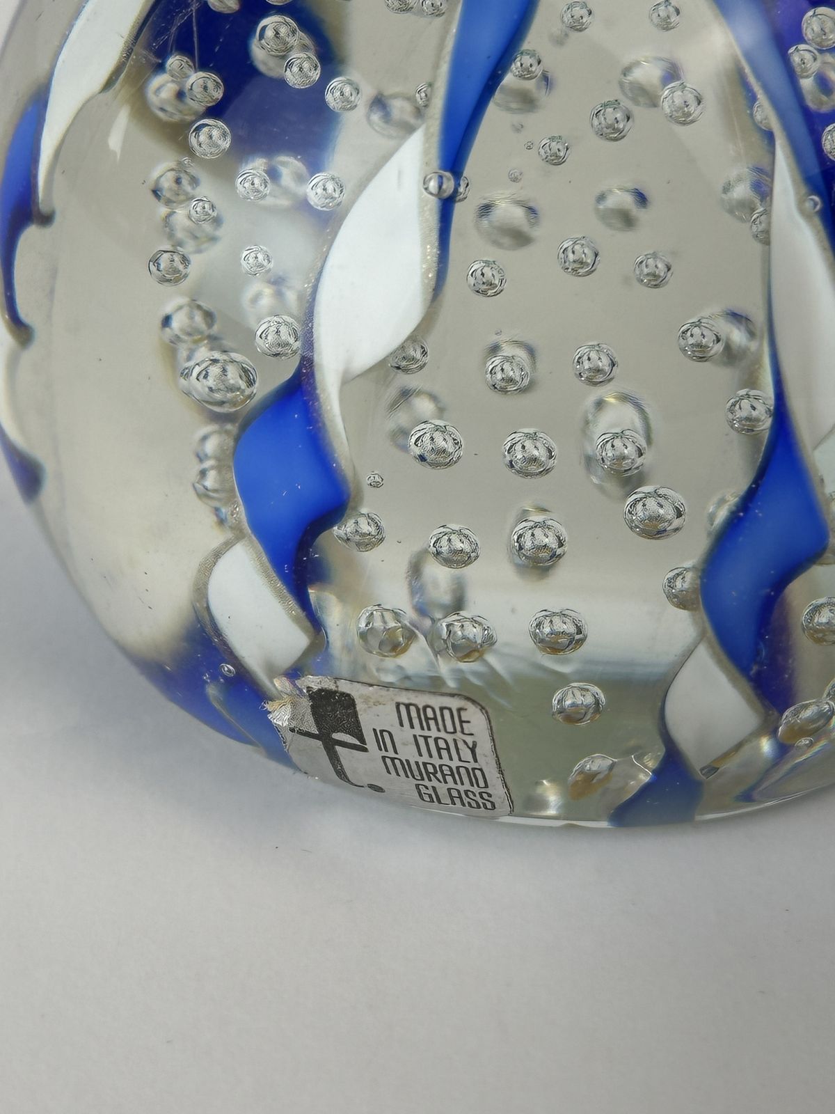 Murano Glass Paperweight, Fratelli Toso Bullicante Murrine Sphere, Italian 1960s photo vinterior