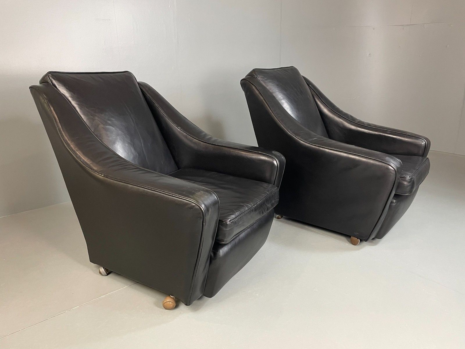 2 Vintage Mid Century Club Chairs Black Leather 1960s Retro Eb04799 photo for sale