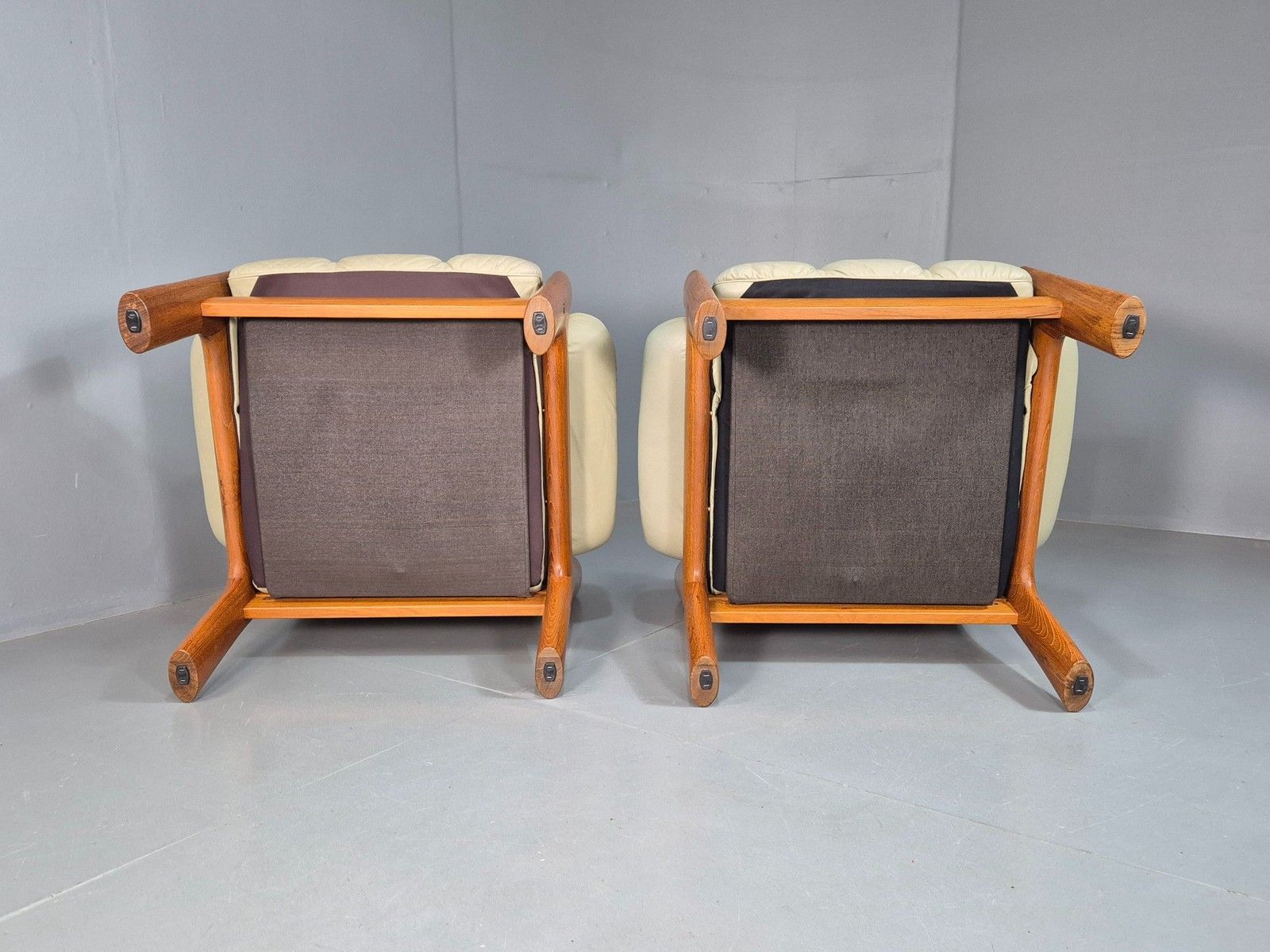 2 Vintage Ekornes Montana Lounge Chairs Teak Frames 1980s Retro Mcm Eb07995 photo vinterior