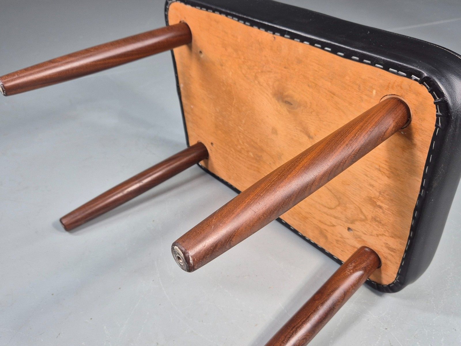 Furniture Vintage Mid Century Footstool Danish Black Vinyl Teak Legs Stitch Detail Eb12031 photo