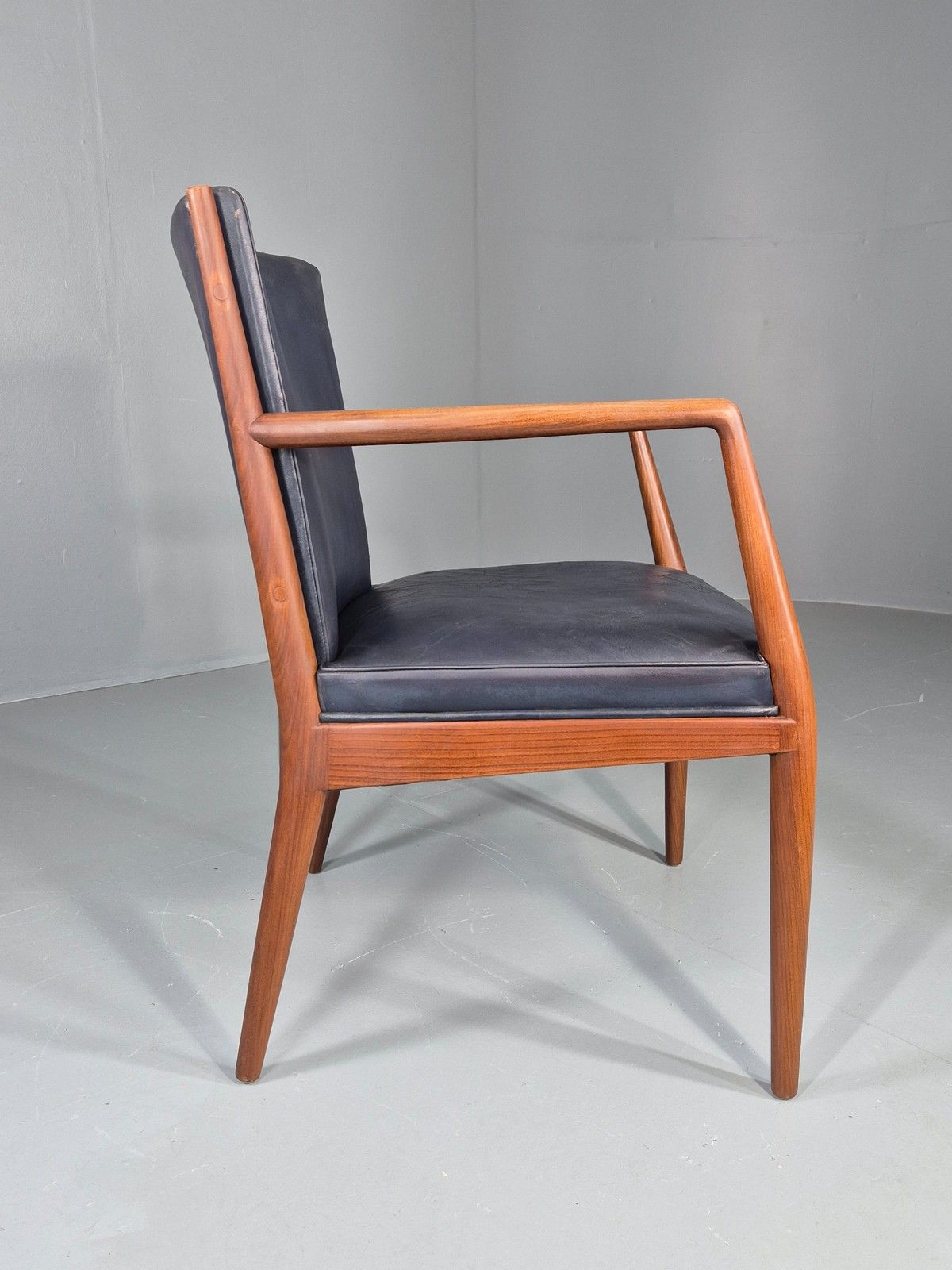 photo furniture Vintage Mid Century Teak Armchair Blue Leather 1960s Retro Eb11908