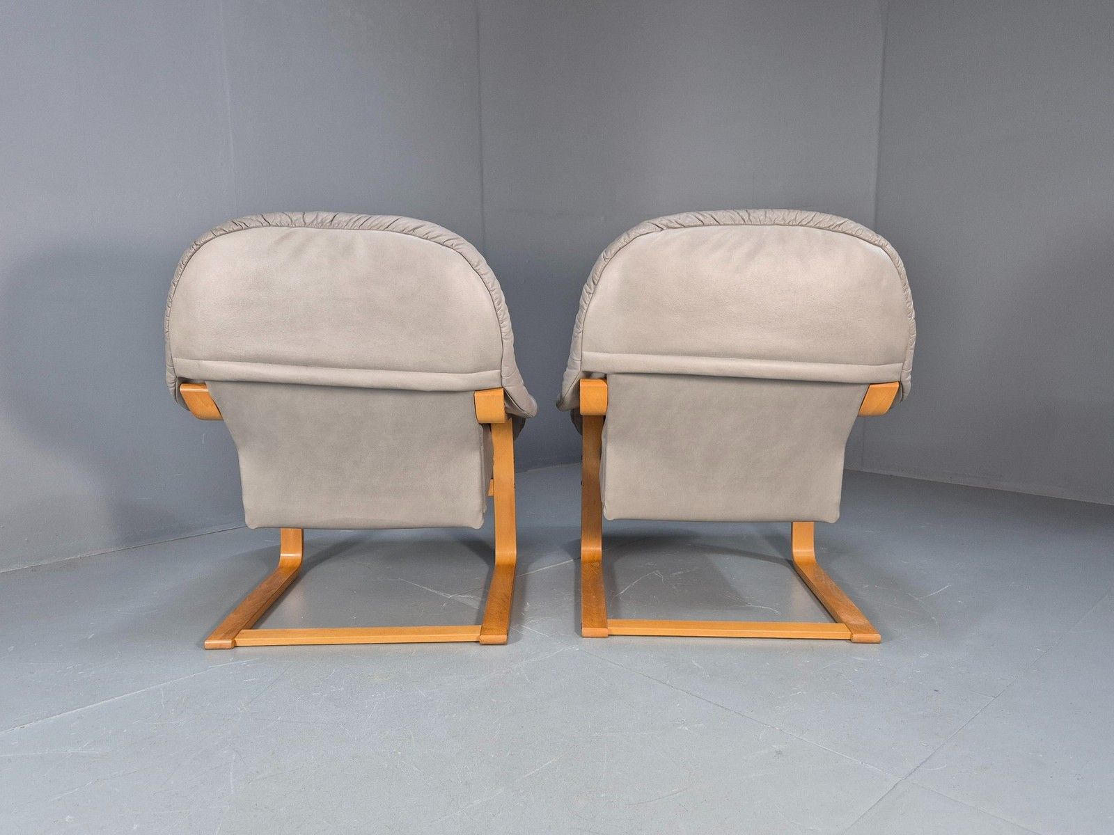 photo furniture 2 Vintage 1980s Leather Lounge Chairs Bentwood Frames Danish Retro Mcm Eb09253