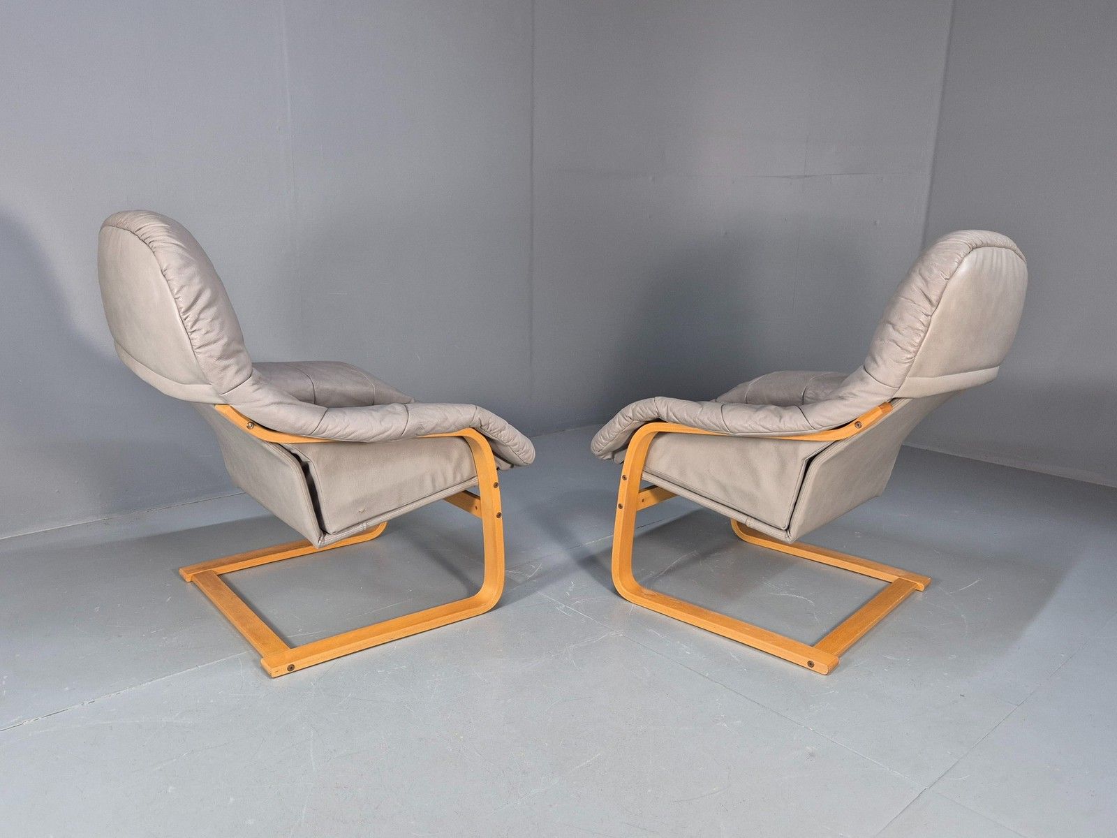 photo for sale 2 Vintage 1980s Leather Lounge Chairs Bentwood Frames Danish Retro Mcm Eb09253