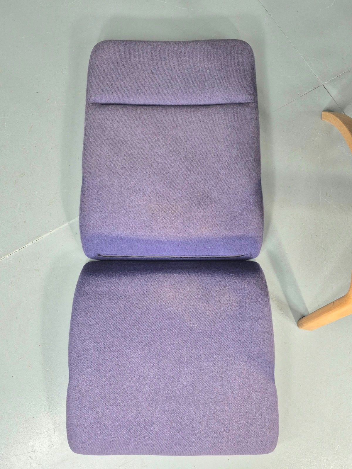 photo vinterior Vintage Mid Century Lounge Chair Bentwood Frame Danish Purple Wool 1980s Eb12136