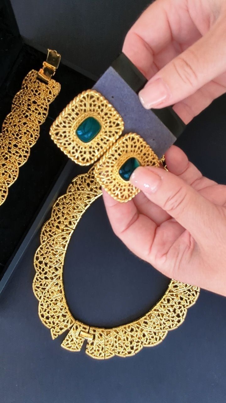 Rare Vtg Givenchy Les Bernard Runway Parure Green Cabochon Gold Necklace Bracele photo furniture