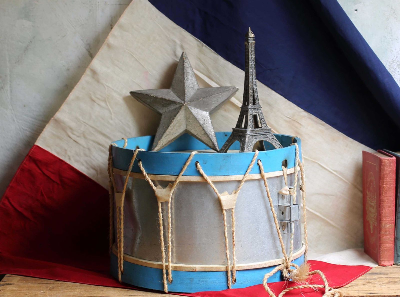 Vintage Snare Drum French Military Musical Instrument Marching Band photo Home Decor