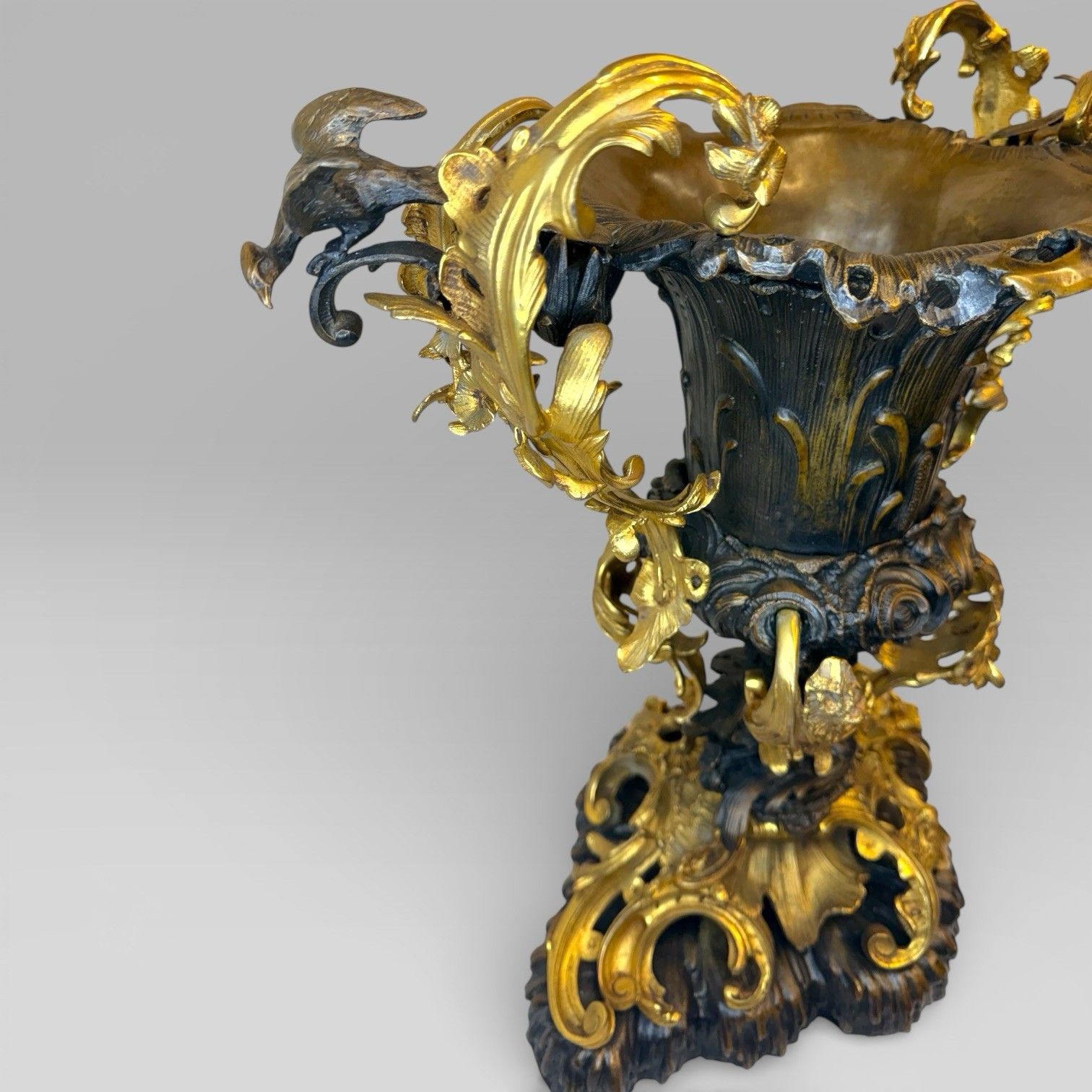 photo vinterior Gilt Bronze Art Nouveau Urn Centrepiece Vase After Henry Dasson