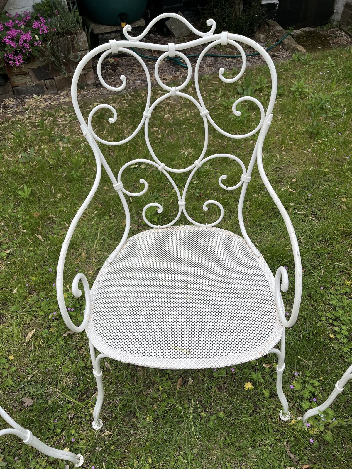 6 Beautiful Victorian Iron Garden Chairs   Great Condition photo 1500.0