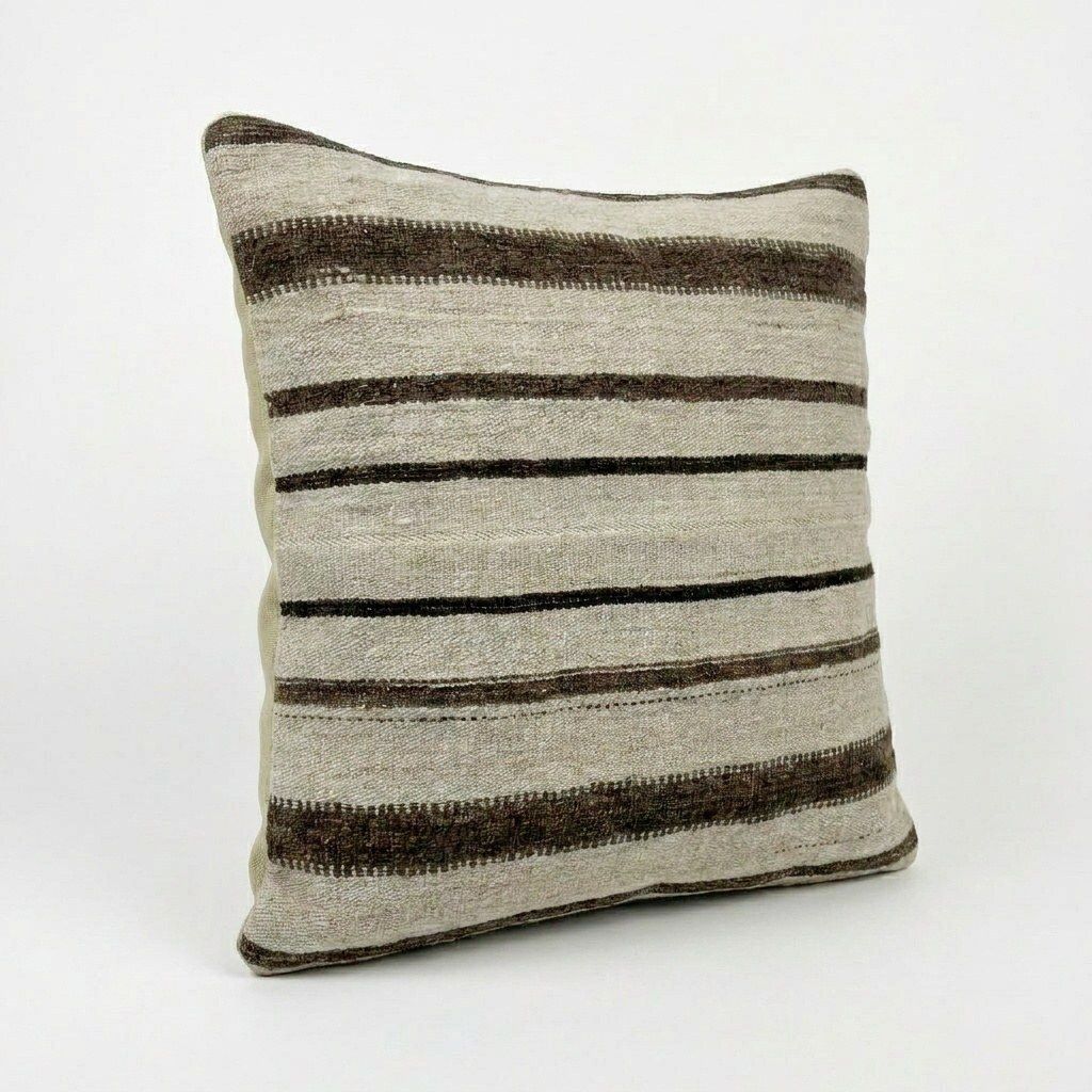 Anatolische Kilim Kussenhoes 60 x 60 cm photo furniture