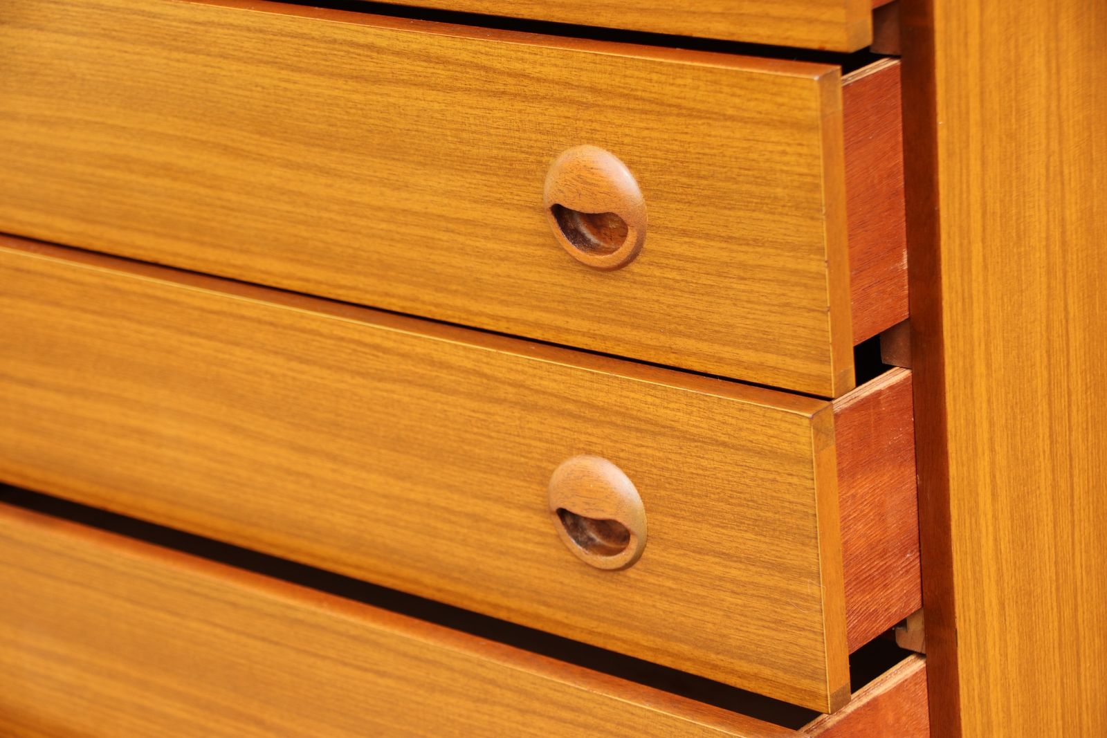 475.0 Schreiber Retro Chest Of Drawers photo